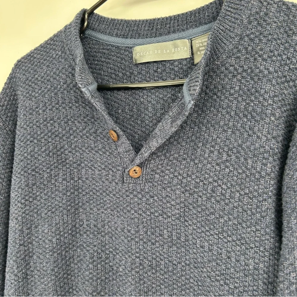 Oscar de la Renta Blue Knot Crew Neck Sweater Size‎ Medium